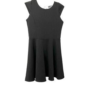 AVA & YELLY CAP SLEEVE MIDI SKATER DRESS, WOMENS, 16, BLACK WITH PINK LINING